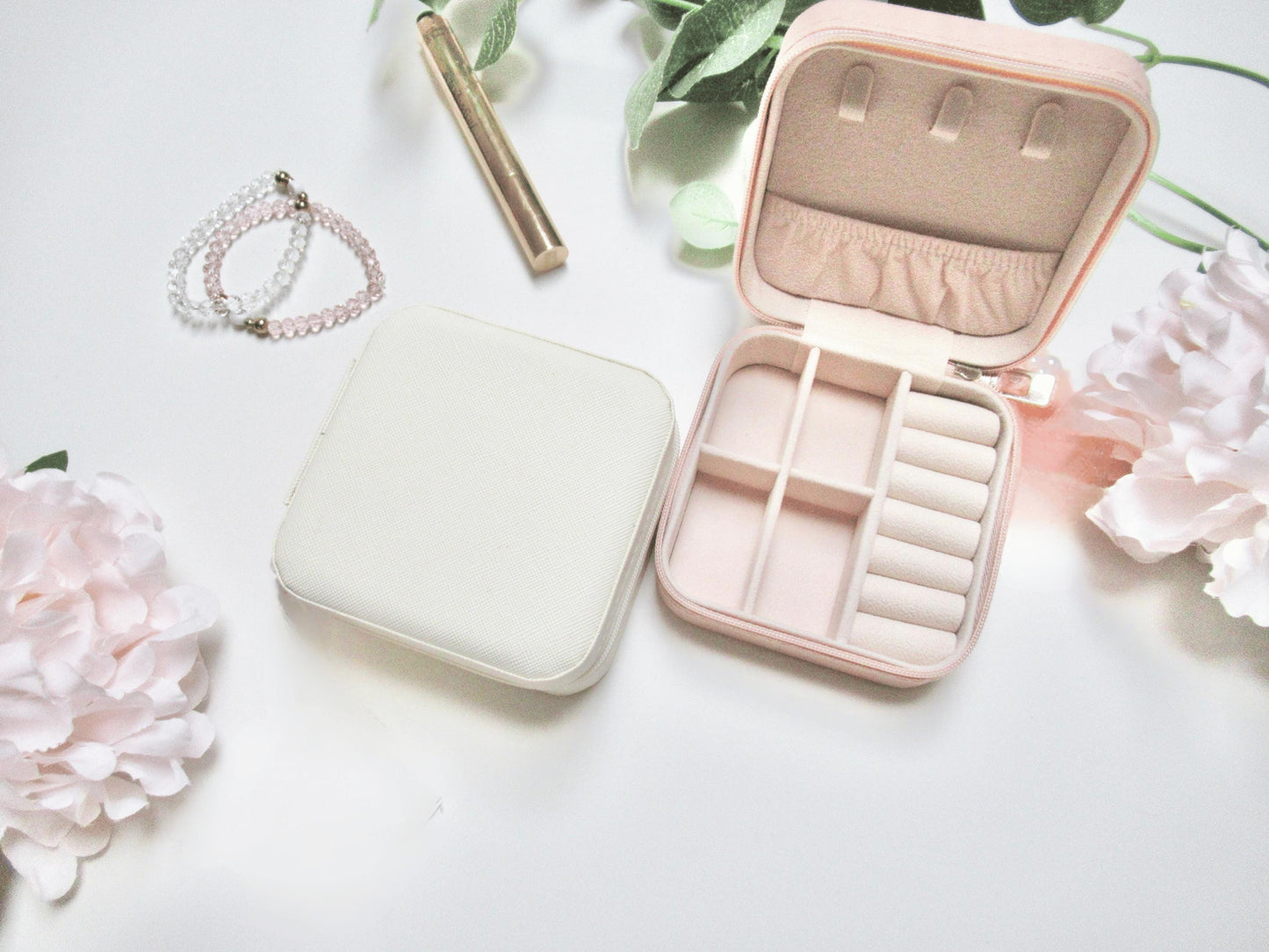 Custom Wifey Jewellery Box/ Bride to Be Faux Leather Travel Accessory Case/ Earrings Necklace/ Ring Holder/ Gift for Her/ Fiance/ Bride